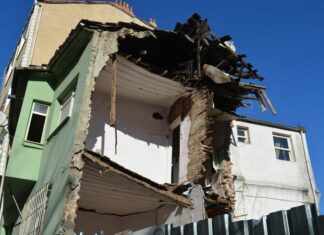 AYA TEODOSIA (GÜL CAMİSİ)